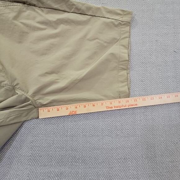 Eddie Bauer Men's Size 40 Zipper Cargo Shorts 10” Inseam Gorpcore EUC EM42SH331P - Picture 6 of 11